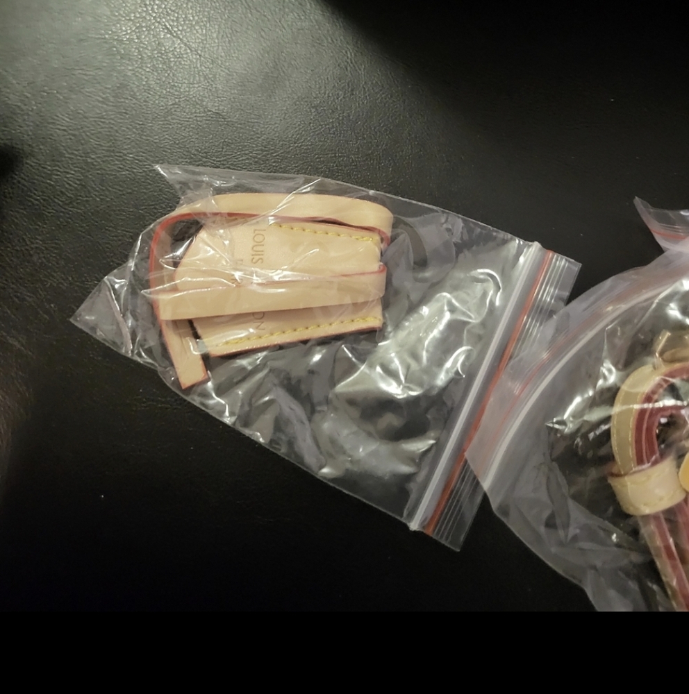 Bag - Picture 2 of 5